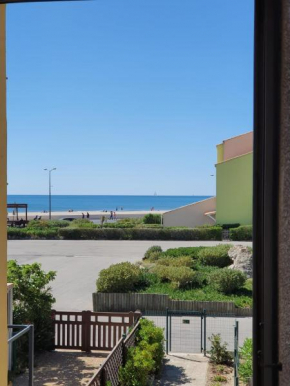 Appartement T2 27m² meublé, vue mer à 50m de la plage